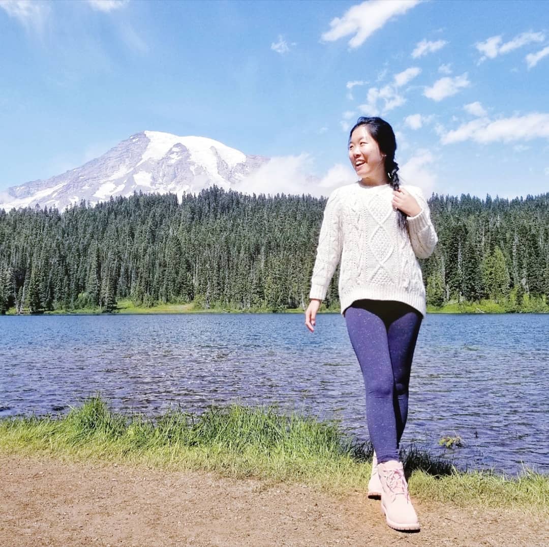 mount rainier reflection lakes trail - zara cream cable knit sweater - lululemon leggings - pink timberland hiking boots